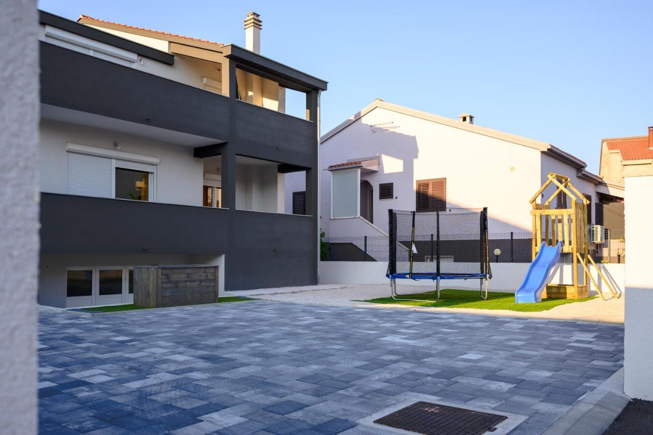 Antonio Apartments Zara Esterno foto
